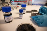 Investigadores de la UA buscan materiales inteligentes para la industria aeroespacial y de automoción