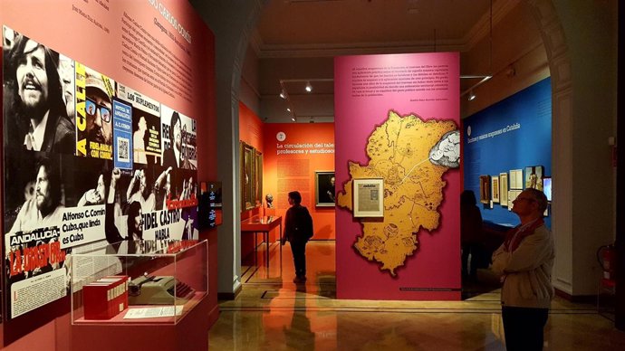 Unas 25.000 personas visitan la exposición 'Dicen que hay tierras al Este'.