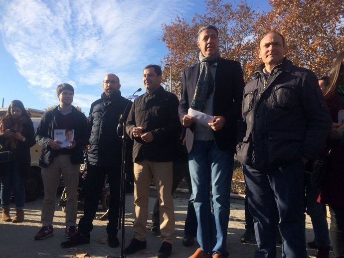 Juanma Moreno (PP-A) con Xavier García Albiol en la campaña del 21-D