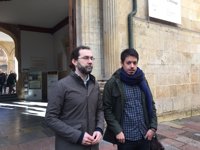 León (Podemos) apela a la "responsabilidad" de Javier Fernández (PSOE) para facilitar el entendimiento