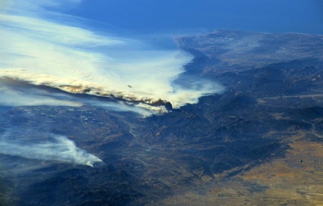 Imagen del incendio de Los Ángeles desde el espacio