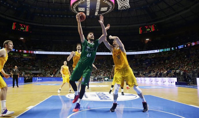 Dejan Musli Y Victor Claver (UNICAJA - FC BARCELONA LASSA)