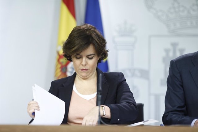 Rueda de prensa de Santamaría tras el Consejo de Ministros