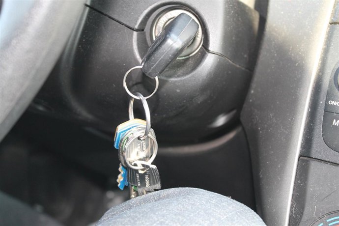 COCHE, CONSUMO, ARRANQUE, GASOLINA, TRÁFICO, VIAJE