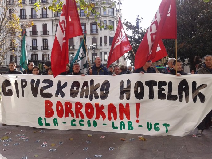 Concentración sindicatos hoteles gipuzkoa