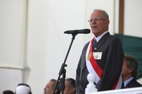 El presidente de Perú critica los registros a sedes del principal partido opositor