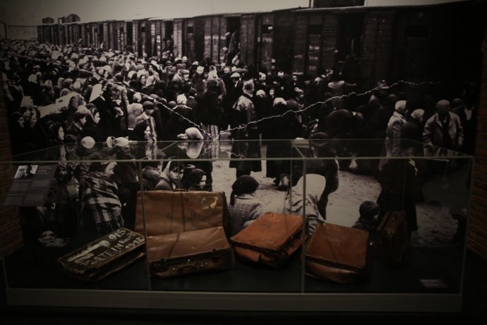Exposición sobre Auschwitz en el Centro de Exposiciones de Arte del Canal