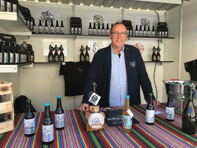 Cervezas 'La Cala' elabora cervezas artesanas con un toque innovador.