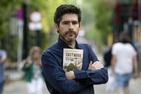 El escritor y periodista Paco Reyero presenta este jueves en Extremadura su libro sobre Clint Eastwood y España