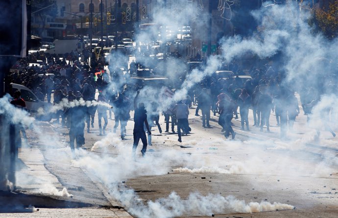 Enfrentamientos entre manifestantes palestinos y militares israelíes en Belén