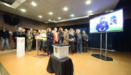El món local recolza a Carles Puigdemont: "I tant que tornarà, gràcies als vots"