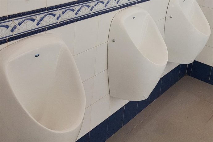 Urinarios instalados en el Alcázar