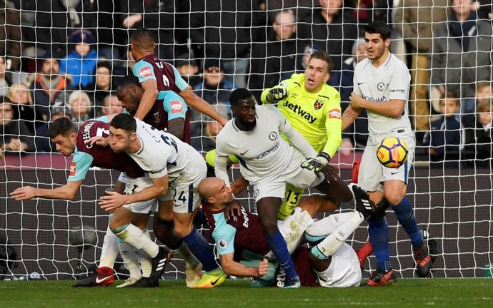 El Chelsea se descuelga ante el West Ham