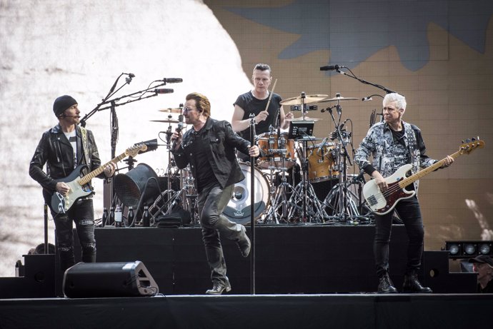 The Edge, Bono, Larry Mullen Jr and Adam Clayton of U2 perform Joshua Tree live 