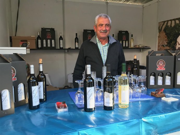 Bodegas García Gil deslumbra en la feria con su novedad: un vino blanco.