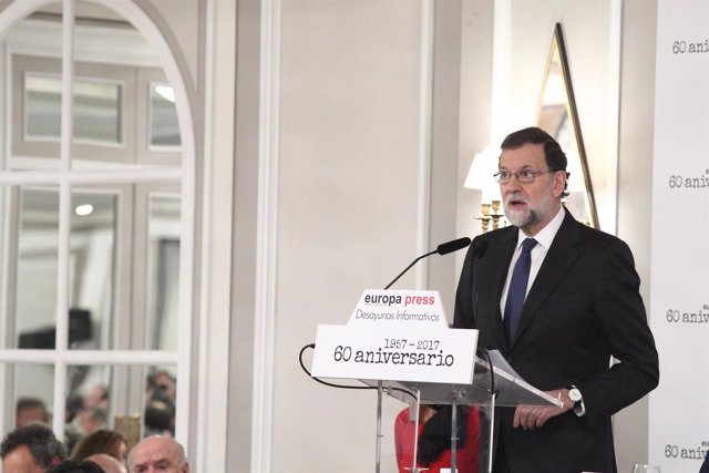 Rajoy dedicará 'todos los esfuerzos' a aprobar los PGE y afirma que es 'responsabilidad de todos'