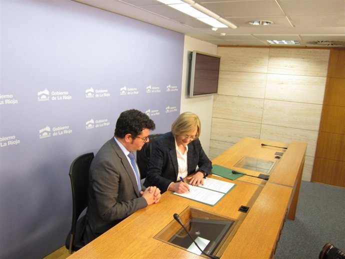 Firma convenio Gobierno con ARJA                 