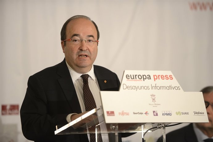 Selecció De Fotos De l'Esmorzar Informatiu Amb Miquel Iceta, Candidat A la Pre