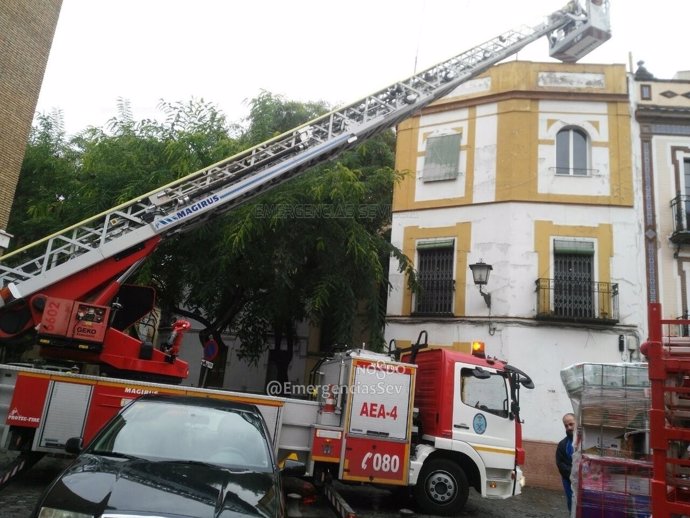 Actuación de los bomberos de Sevilla. 