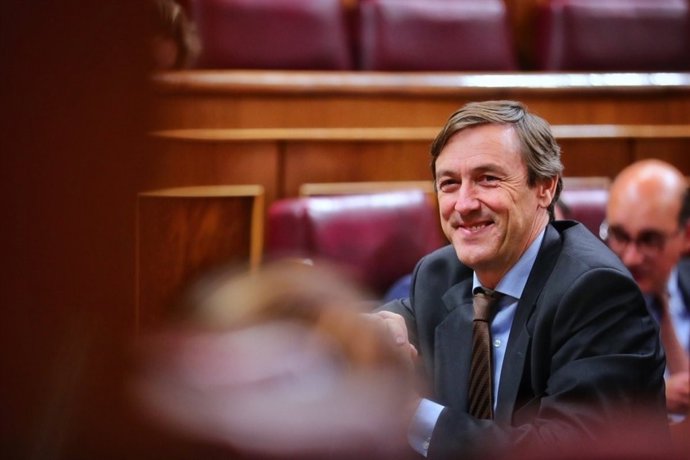 Rafael Hernando, somrient