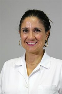 La sevillana Rosario Cáceres, primera farmacéutica en la directiva de la Asociación Española de Vacunología