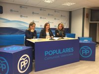 El PP acusa a Oltra de "recortar" 22 millones en dependencia y le exige "menos giras y más gestión"