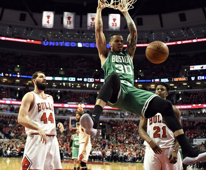 Nikola Mirotic Gerald Green Chicago Bulls Boston Celtics