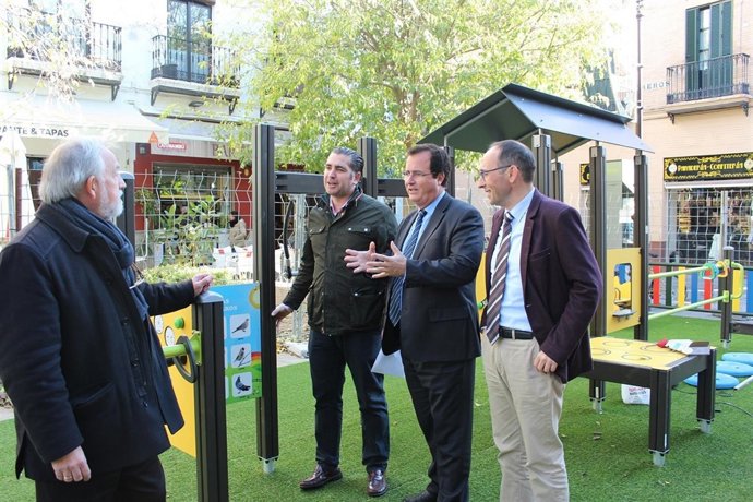  Nuevo parque infantil en Alfalfa