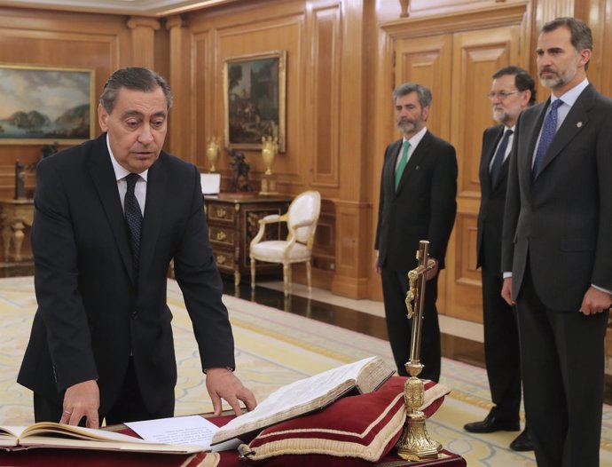 El nuevo fiscal general del Estado, Julián Sánchez Melgar, jura su cargo