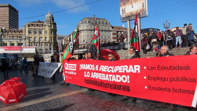 Concentración de CCOO en la Huelga de Educación