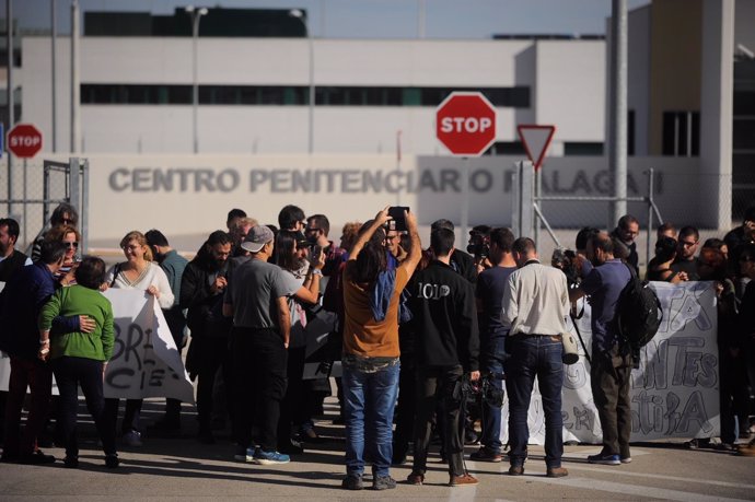 Concentración frente a la Cárcel de Archidona