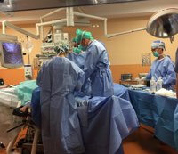 El Hospital Macarena de Sevilla forma a futuros especialistas en el campo de la cirugía en obesidad mórbida