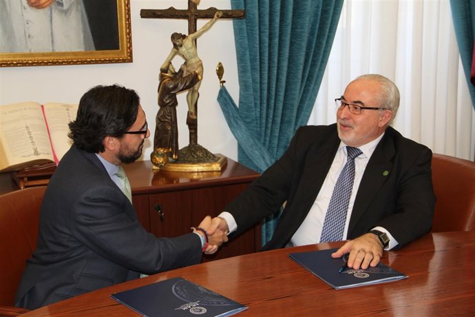 IMAGEN DEL CONVENIO ENTRE LA UCAM Y QUALITEC 