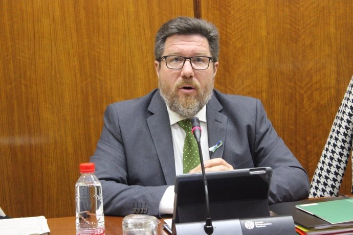 El consejero de Agricultura, Rodrigo Sánchez Haro, en comisión parlamentaria