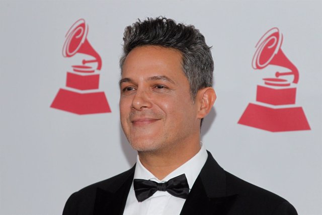 Alejandro Sanz at arrivals for The Latin Recording Academy's 2017 Person of the 
