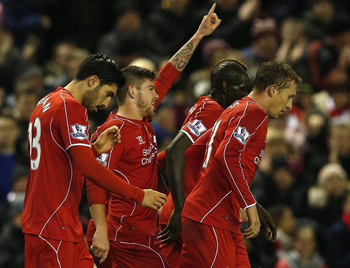 Alberto Moreno celebra un gol con el Liverpool