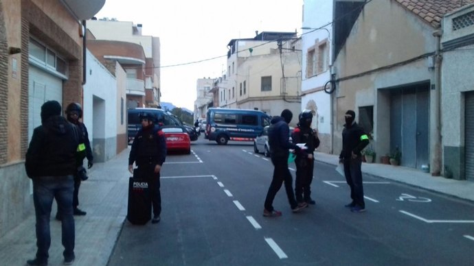 Operació de Mossos a Amposta contra el blanqueig de capitals
