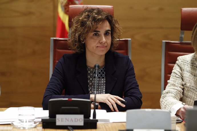 La ministra de Sanidad, Dolors Montserrat, comparece en el Senado