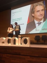 Íñigo de la Serna, premio especial del Foro Bimtecnia celebrado en Valladolid 