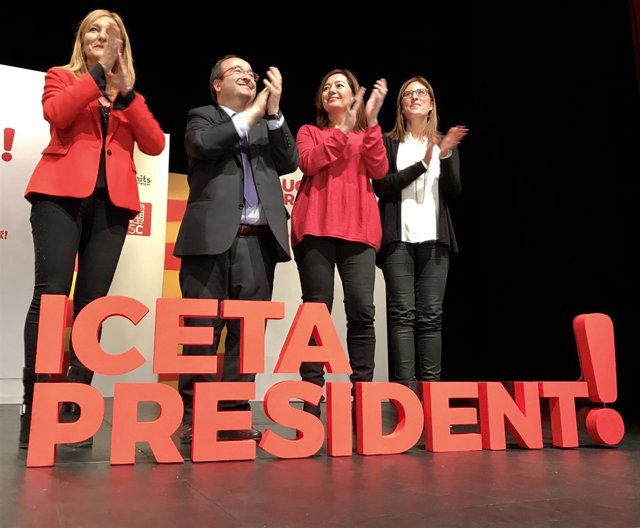 A.M.Martínez, M.Iceta (PSC), la pta.F.Armengol y M.Mas, PSC