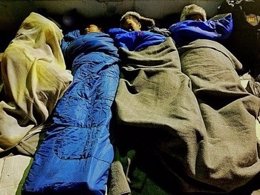 Oxfam denuncia que más de 2.100 menores refugiados no acompañados siguen a la es