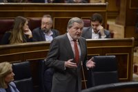 Méndez de Vigo defiende la "transparencia" del sistema de acreditación de profesores universitarios