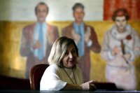 Aitana Sánchez-Gijón, Carmen Machi y Asier Etxeandia, en la nueva temporada del Gayarre