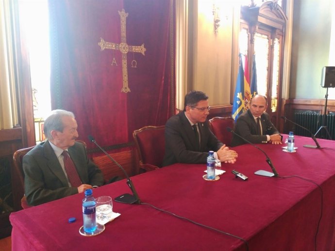 Rueda de prensa de Alfonso Fernández-Miranda.