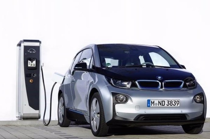 BMW i, cargador exprés para vehículos eléctricos