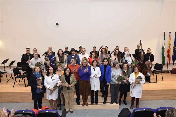 Luna (centro), durante el acto