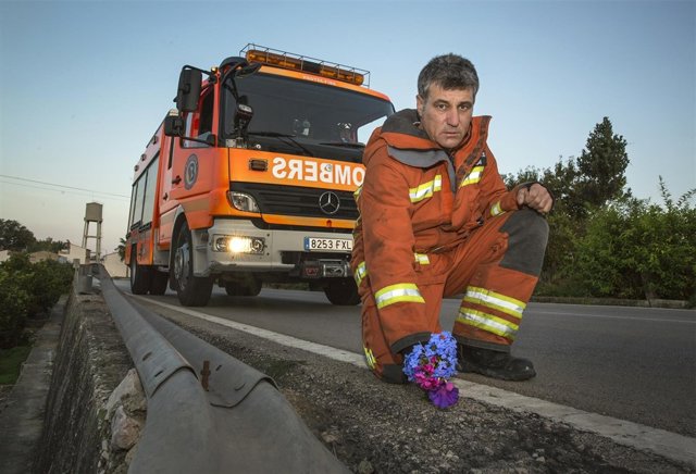 Una de las imágenes del calendario solidario de Bomberos