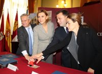 Correos presenta un sello dedicado al centenario de 'La Chata', la plaza de toros de Albacete 