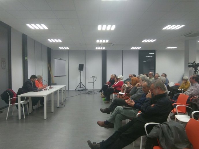 Usuarios del centro de mayores Infante Don Juan acusan a Galcerán