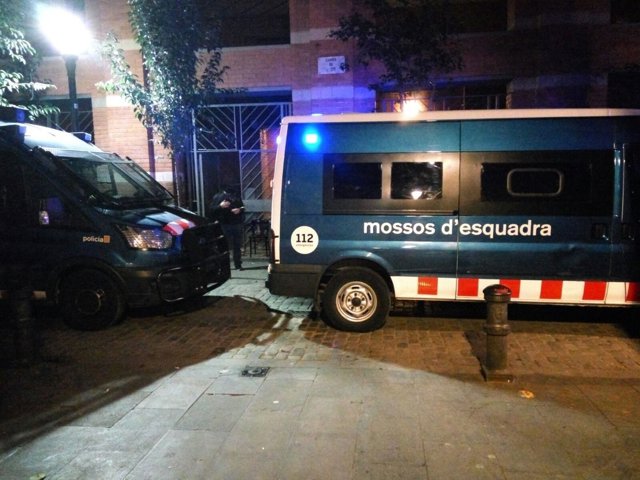 Dispositiu antidroga dels Mossos en el Raval de Barcelona